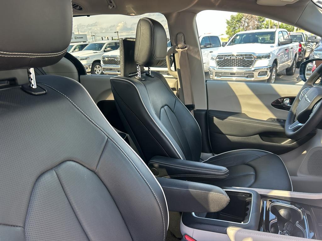 used 2023 Chrysler Pacifica car, priced at $37,655