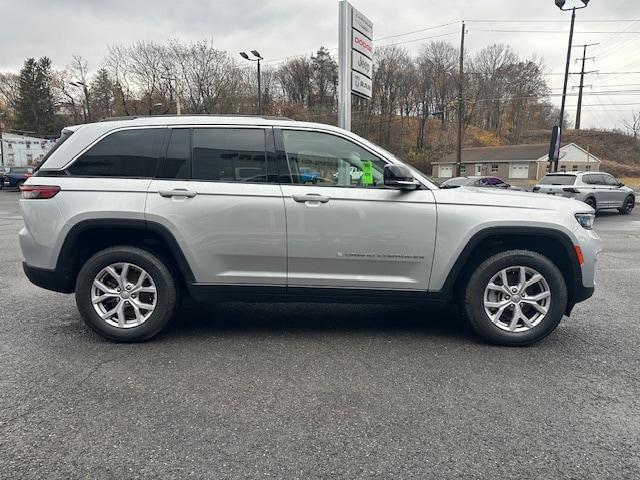 used 2022 Jeep Grand Cherokee car, priced at $32,800