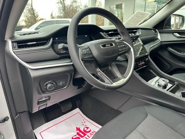 used 2024 Jeep Grand Cherokee car, priced at $32,139