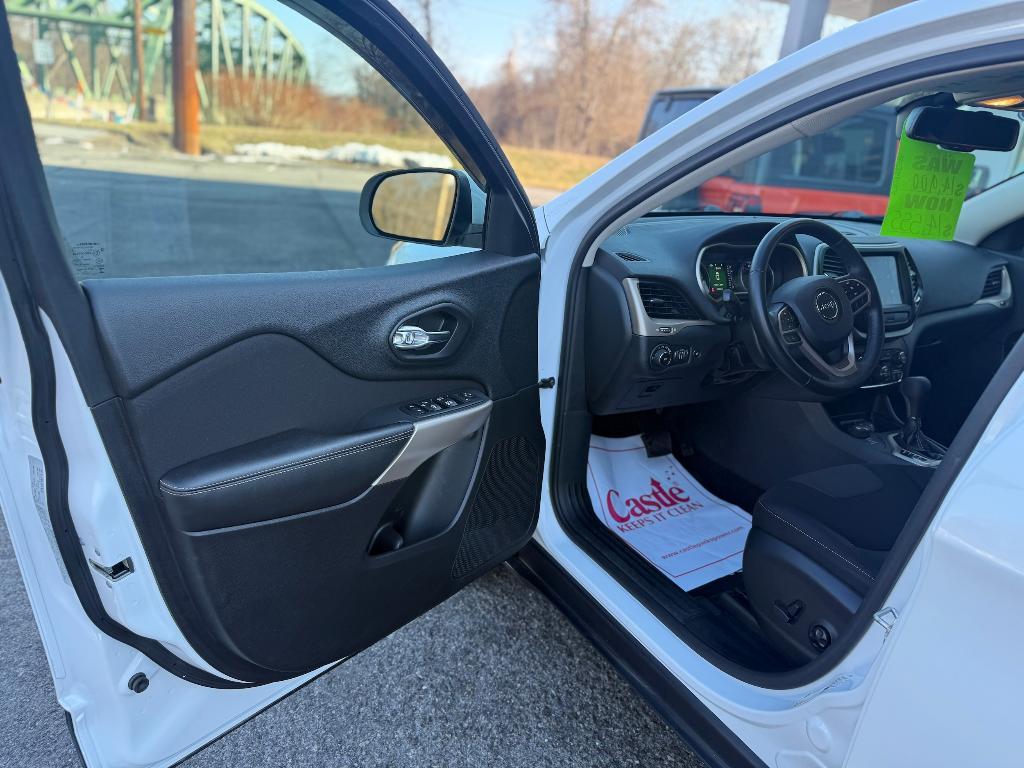 used 2017 Jeep Cherokee car, priced at $14,555