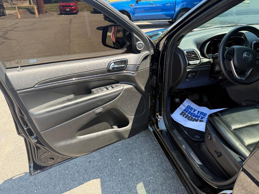 used 2021 Jeep Grand Cherokee car, priced at $31,457