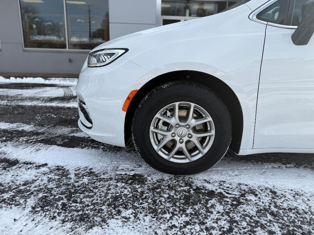 new 2026 Chrysler Pacifica car, priced at $42,112
