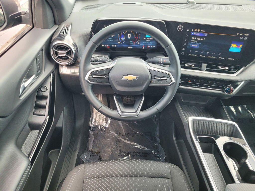 used 2025 Chevrolet Equinox car, priced at $25,888