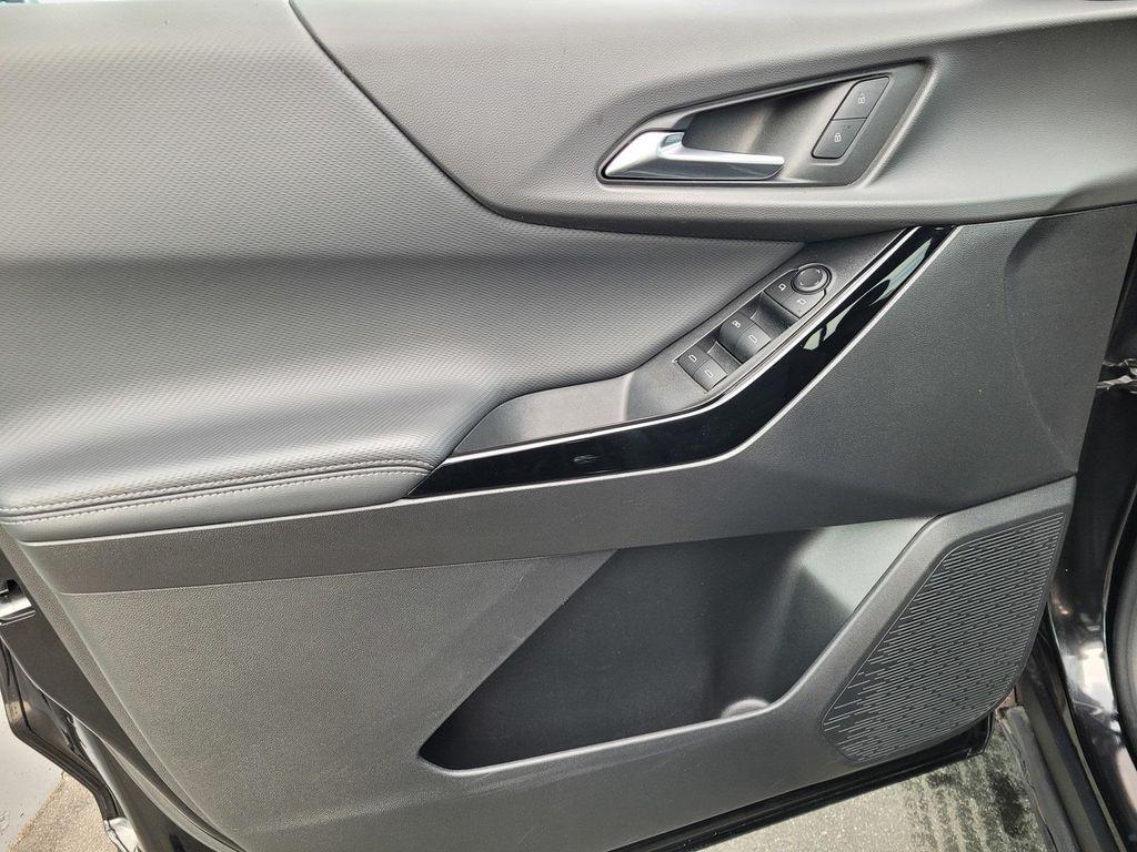 used 2025 Chevrolet Equinox car, priced at $26,999