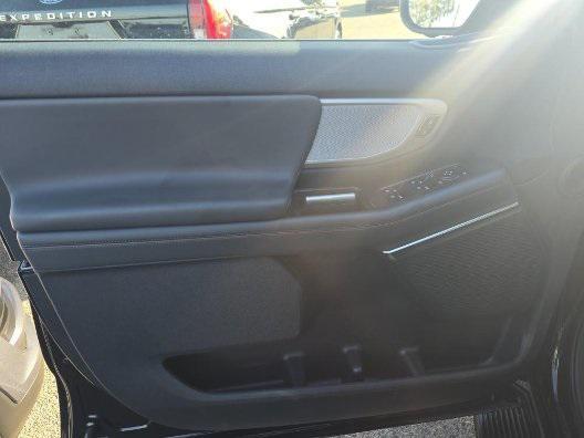 used 2025 Ford Expedition car, priced at $59,950