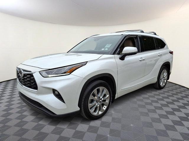 used 2022 Toyota Highlander car, priced at $39,888