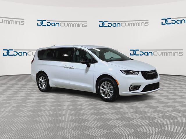 new 2026 Chrysler Pacifica car, priced at $44,957