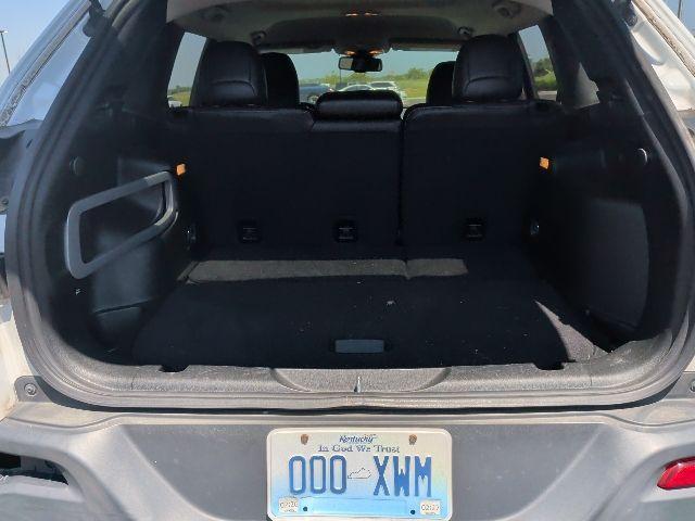 used 2017 Jeep Cherokee car