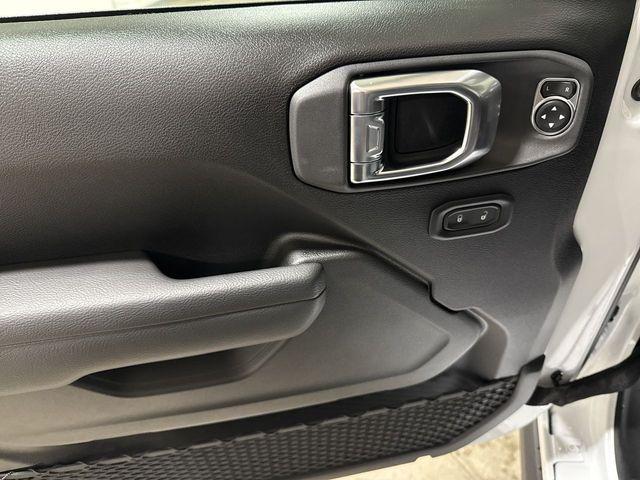 new 2026 Jeep Wrangler car, priced at $45,277