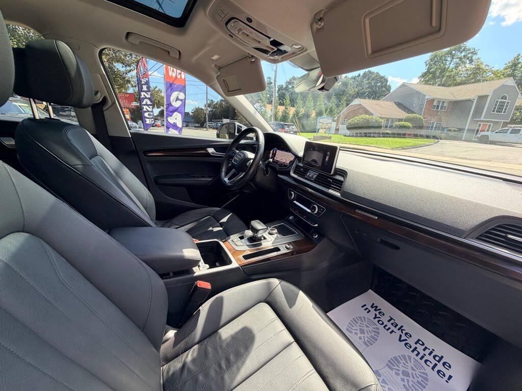 Audi Q5 view 14