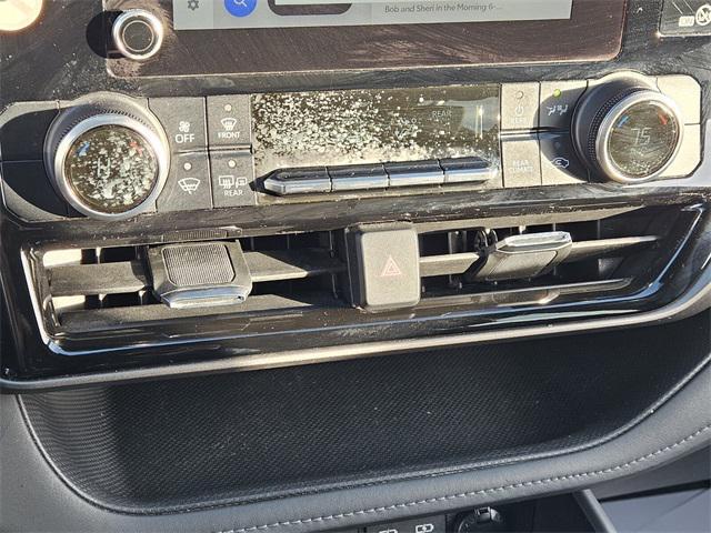 used 2023 Toyota Highlander car, priced at $28,500