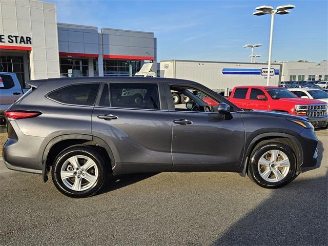 used 2023 Toyota Highlander car, priced at $28,500