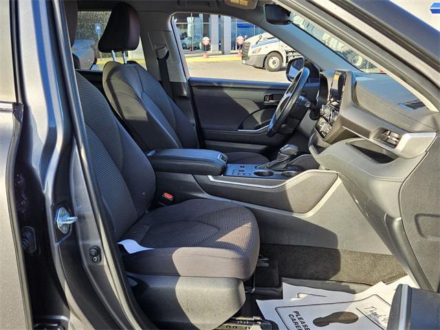 used 2023 Toyota Highlander car, priced at $28,500