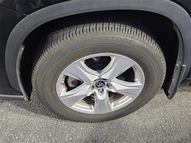 used 2023 Toyota Highlander car, priced at $29,500
