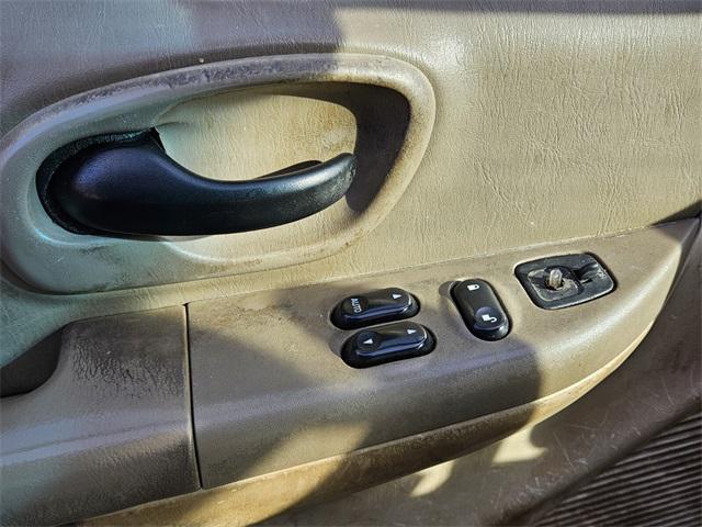 used 2002 Ford F-150 car, priced at $4,000