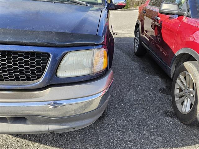used 2002 Ford F-150 car, priced at $4,000