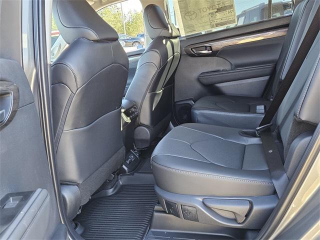 new 2026 Toyota Highlander car, priced at $56,143