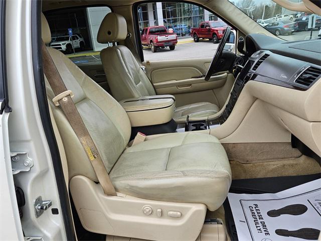 used 2007 Cadillac Escalade car, priced at $6,500