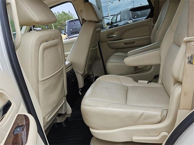 used 2007 Cadillac Escalade car, priced at $6,500
