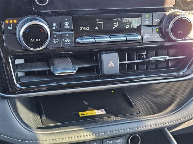 used 2023 Toyota Highlander car, priced at $33,000