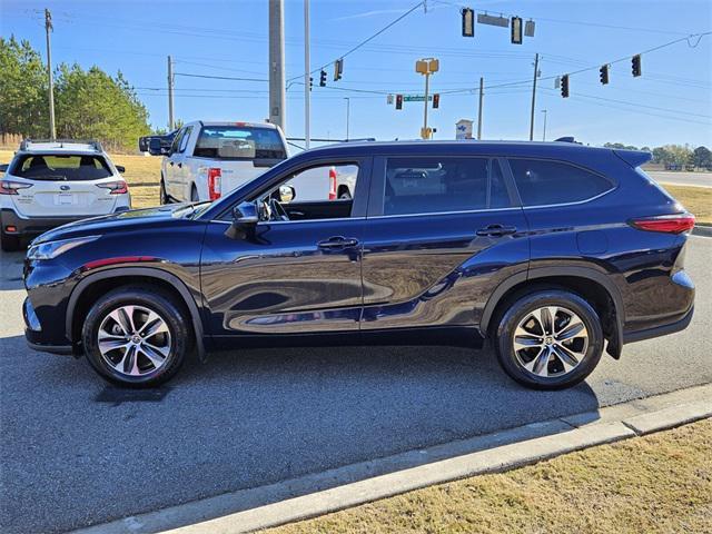 used 2023 Toyota Highlander car, priced at $33,000
