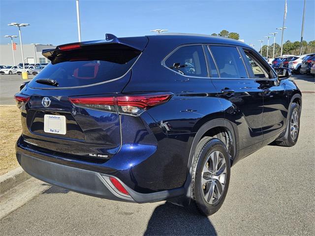 used 2023 Toyota Highlander car, priced at $33,000