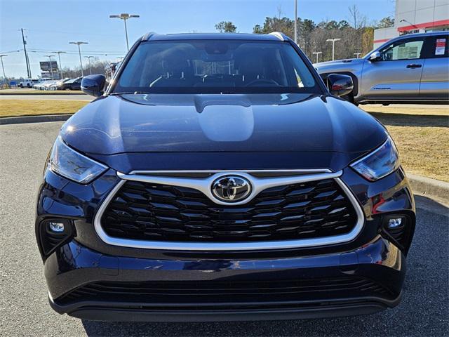 used 2023 Toyota Highlander car, priced at $33,000
