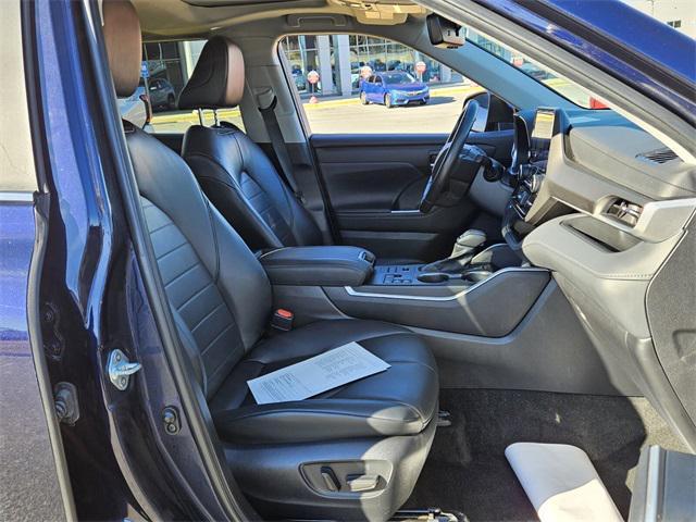 used 2023 Toyota Highlander car, priced at $33,000