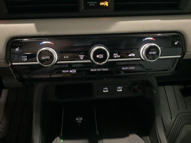 new 2026 Honda Pilot car, priced at $44,461