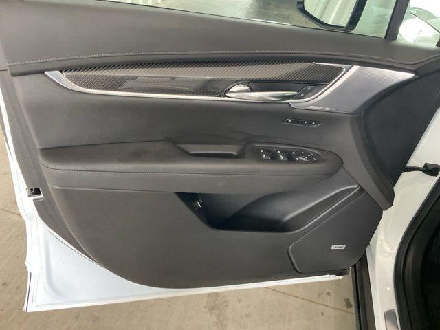 used 2024 Cadillac XT6 car, priced at $45,412