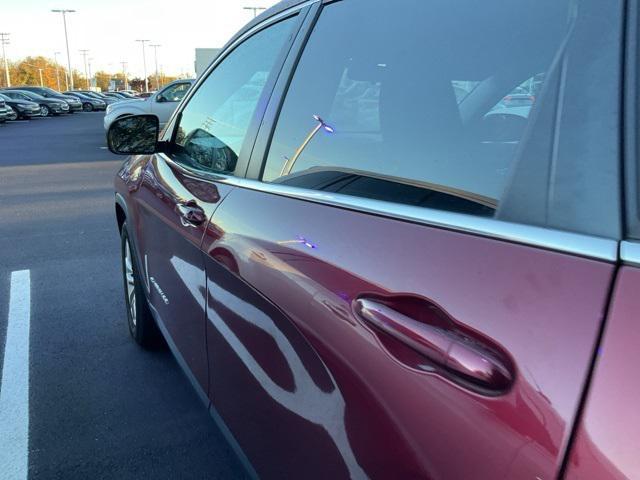 used 2019 Jeep Cherokee car, priced at $12,774