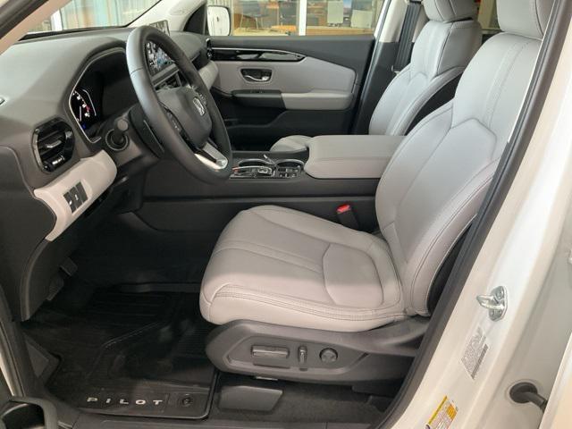 new 2025 Honda Pilot car, priced at $46,481