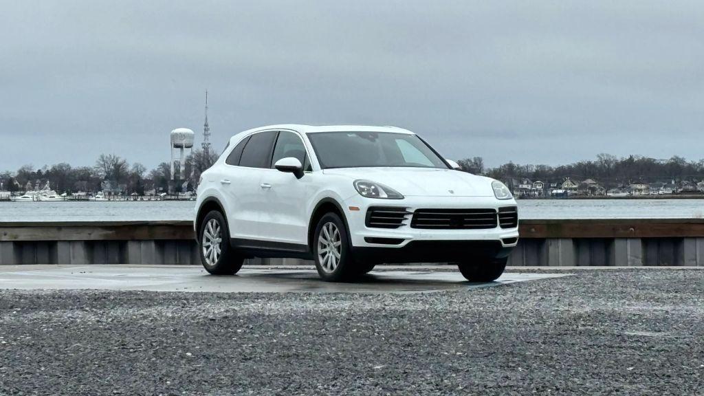 Porsche Cayenne view 3