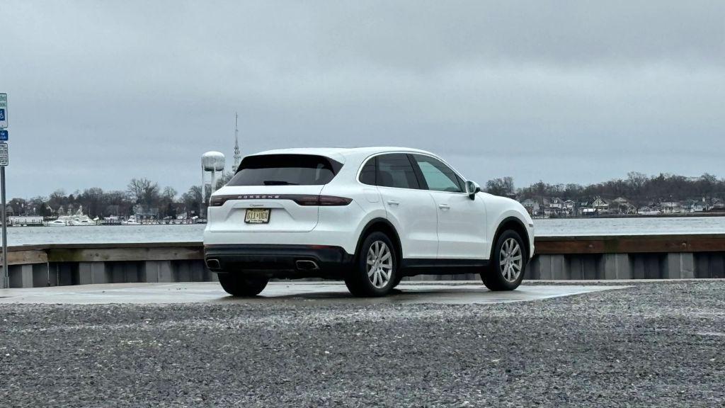 Porsche Cayenne view 7