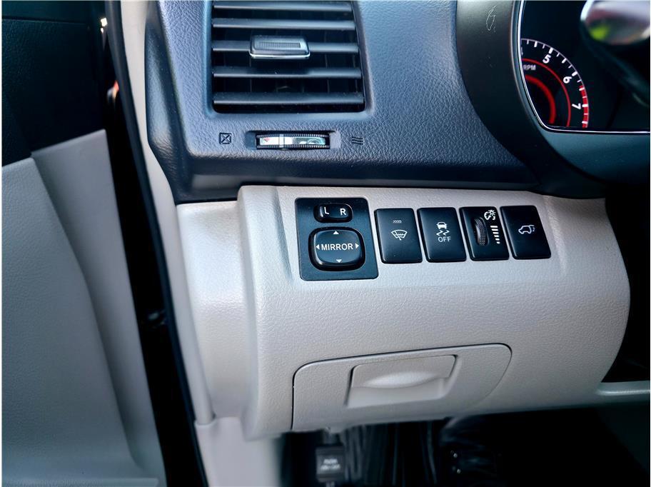 used 2013 Toyota Highlander car, priced at $15,990