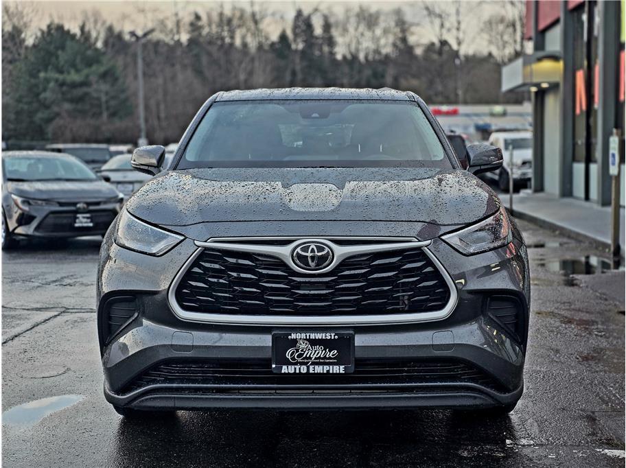 used 2023 Toyota Highlander car, priced at $27,990