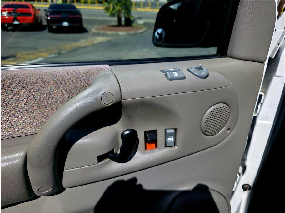 used 2003 GMC Safari car, priced at $7,990