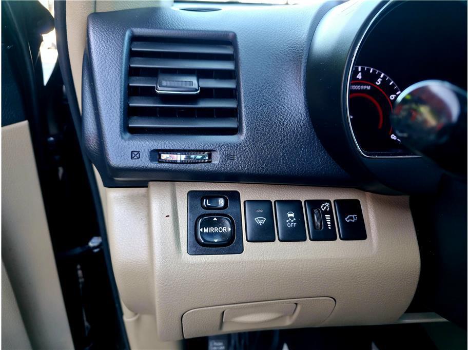 used 2013 Toyota Highlander car, priced at $13,990