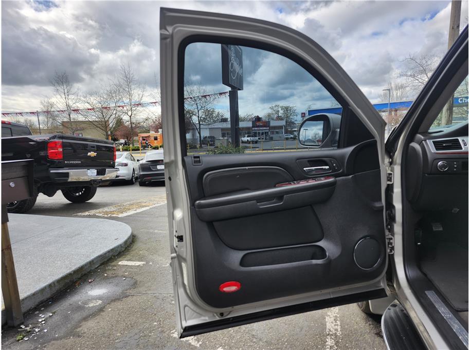 used 2007 Cadillac Escalade car, priced at $6,990