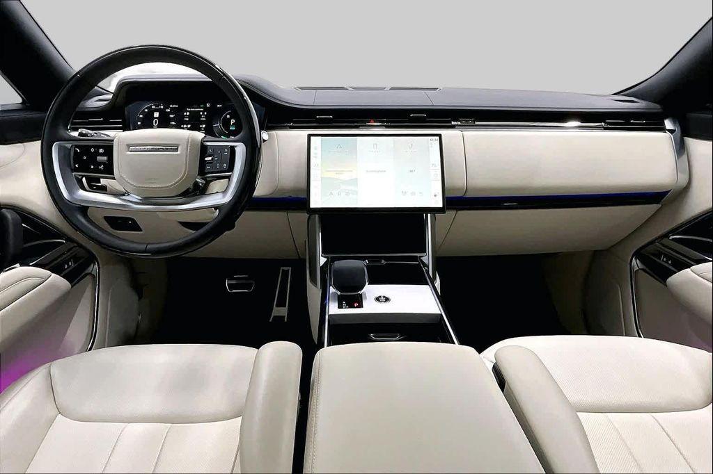 Land Rover Range Rover view 14