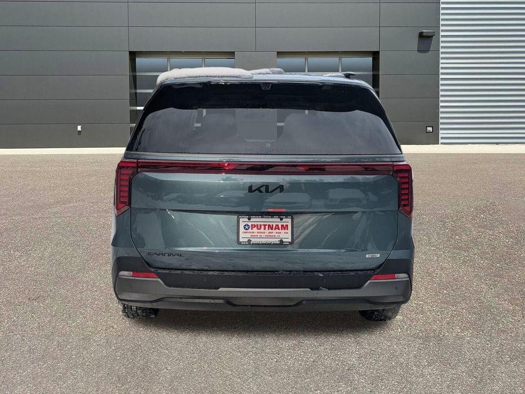 new 2026 Kia Carnival Hybrid car, priced at $55,395