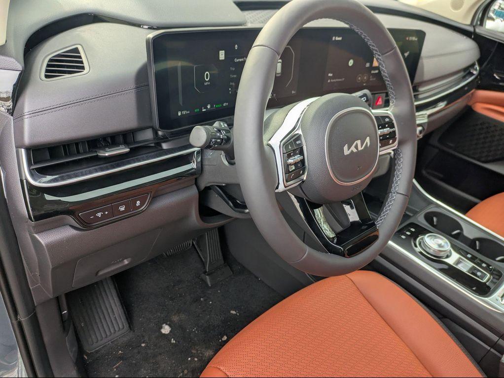 new 2026 Kia Carnival Hybrid car, priced at $55,395