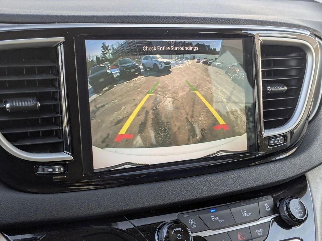 used 2024 Chrysler Pacifica car, priced at $29,999