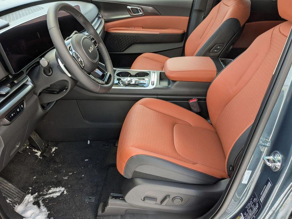 new 2026 Kia Carnival Hybrid car, priced at $55,395