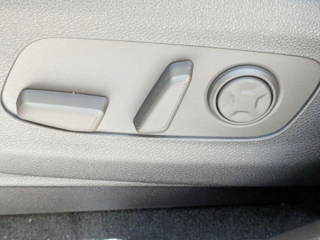 new 2026 Kia Carnival Hybrid car, priced at $55,395