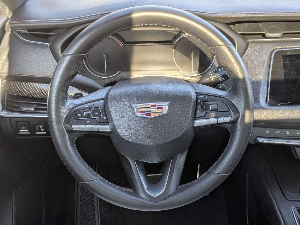 used 2020 Cadillac XT4 car, priced at $15,999