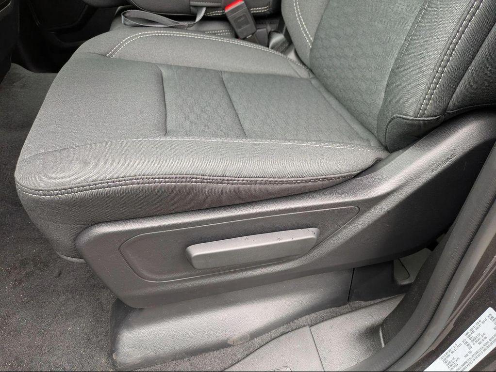 new 2025 Ram 1500 car, priced at $45,552