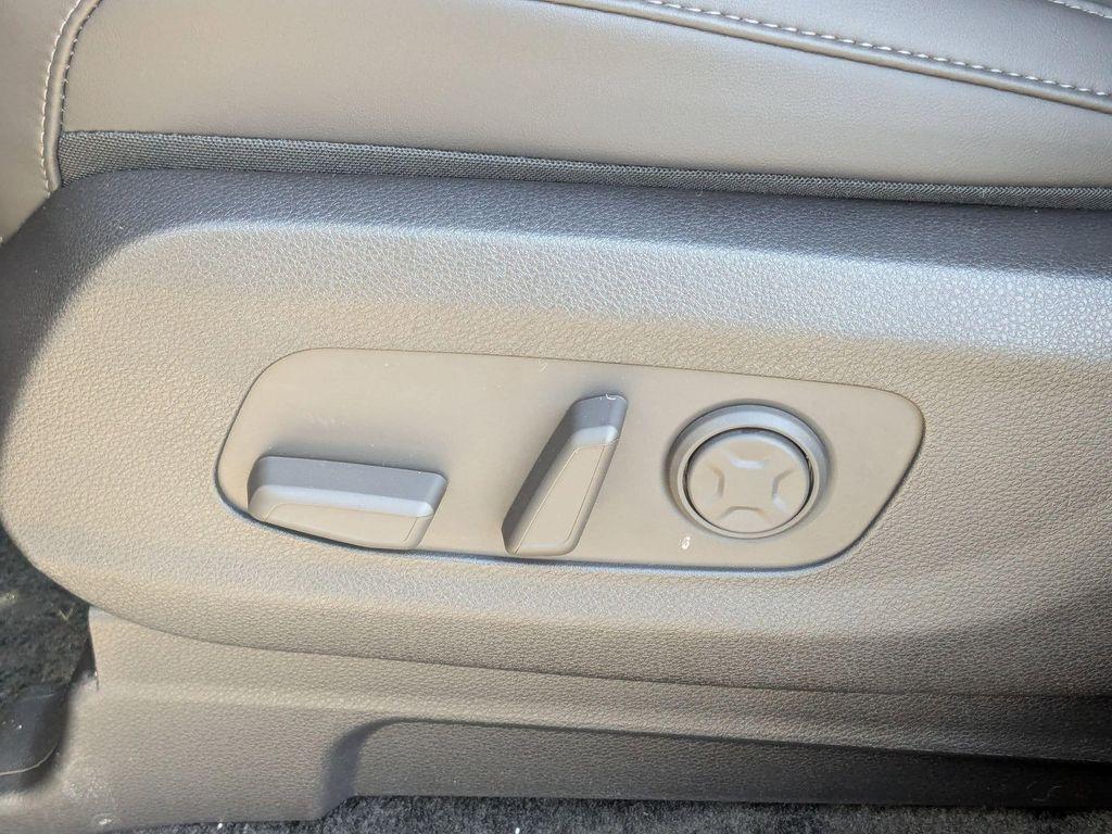 new 2026 Kia Carnival Hybrid car, priced at $45,000