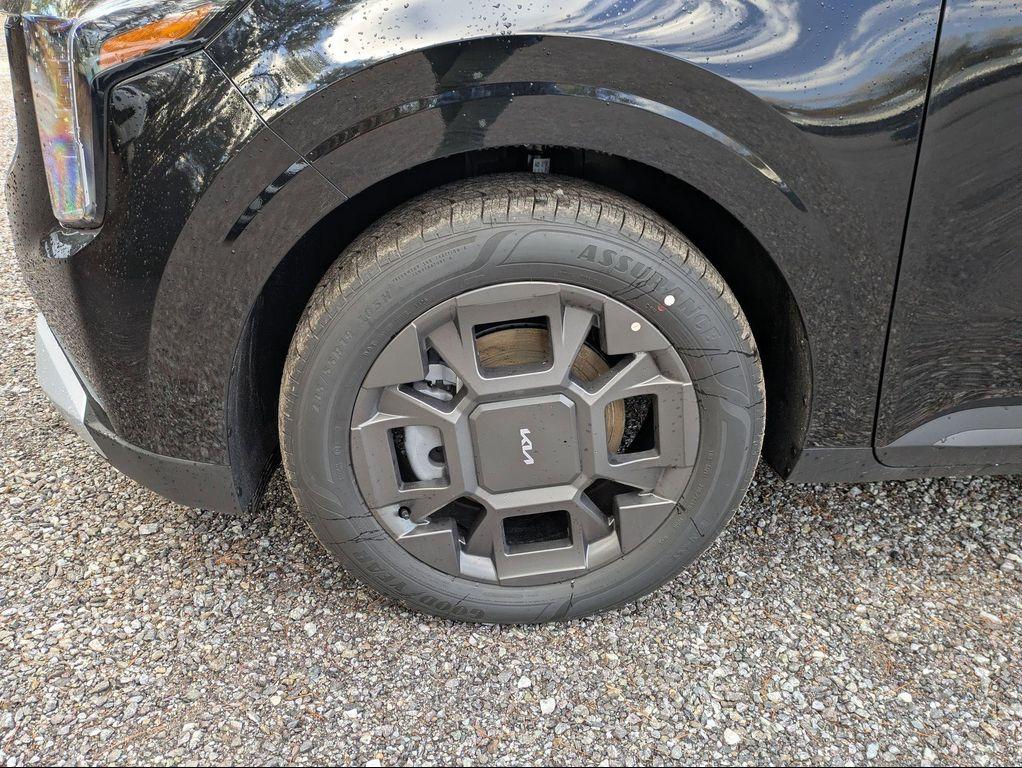 new 2026 Kia Carnival Hybrid car, priced at $45,385