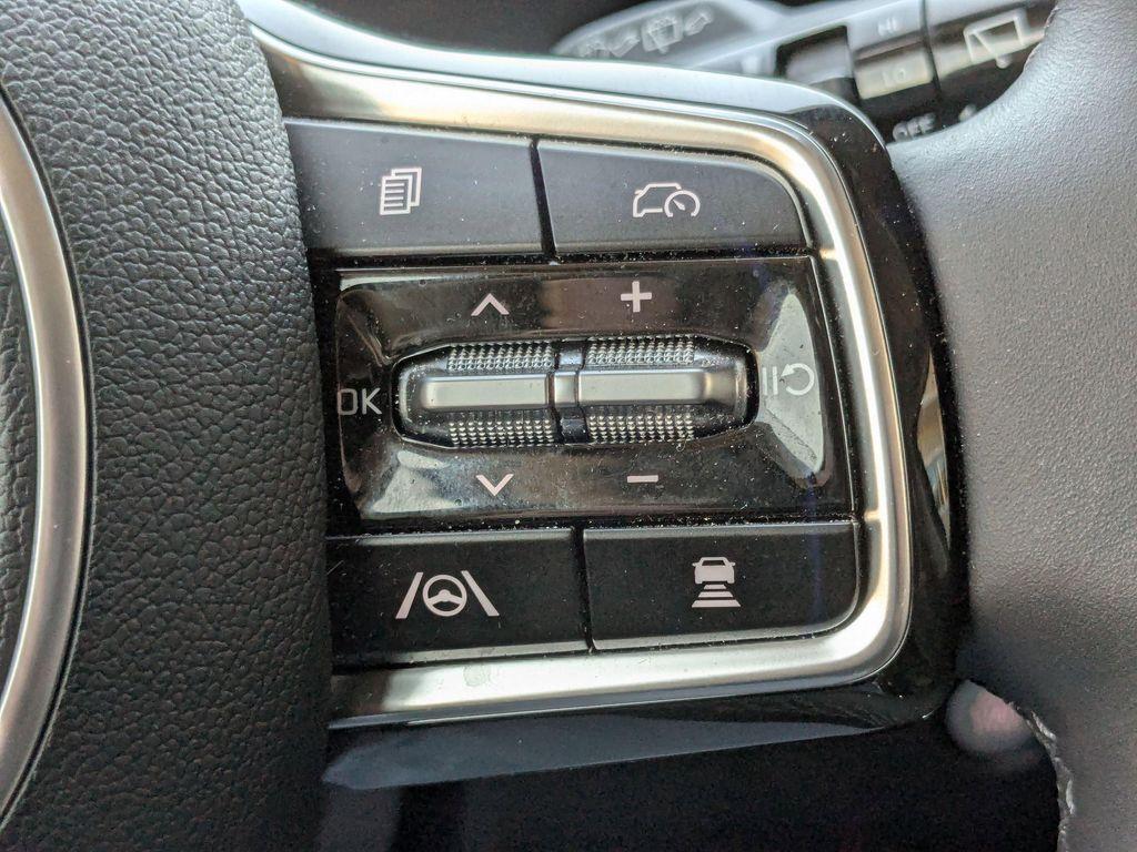 used 2025 Kia Carnival car, priced at $44,999